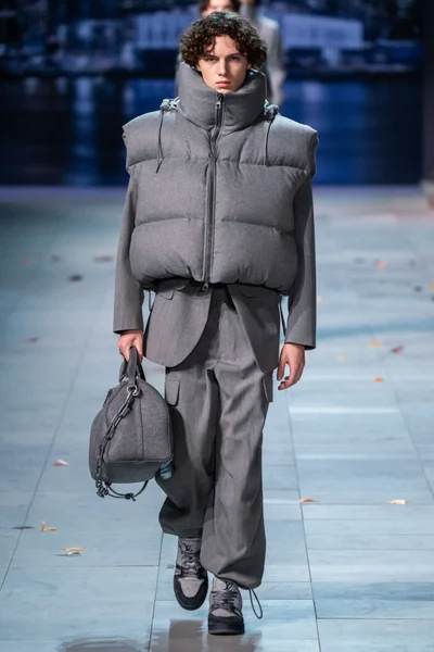 Look 8